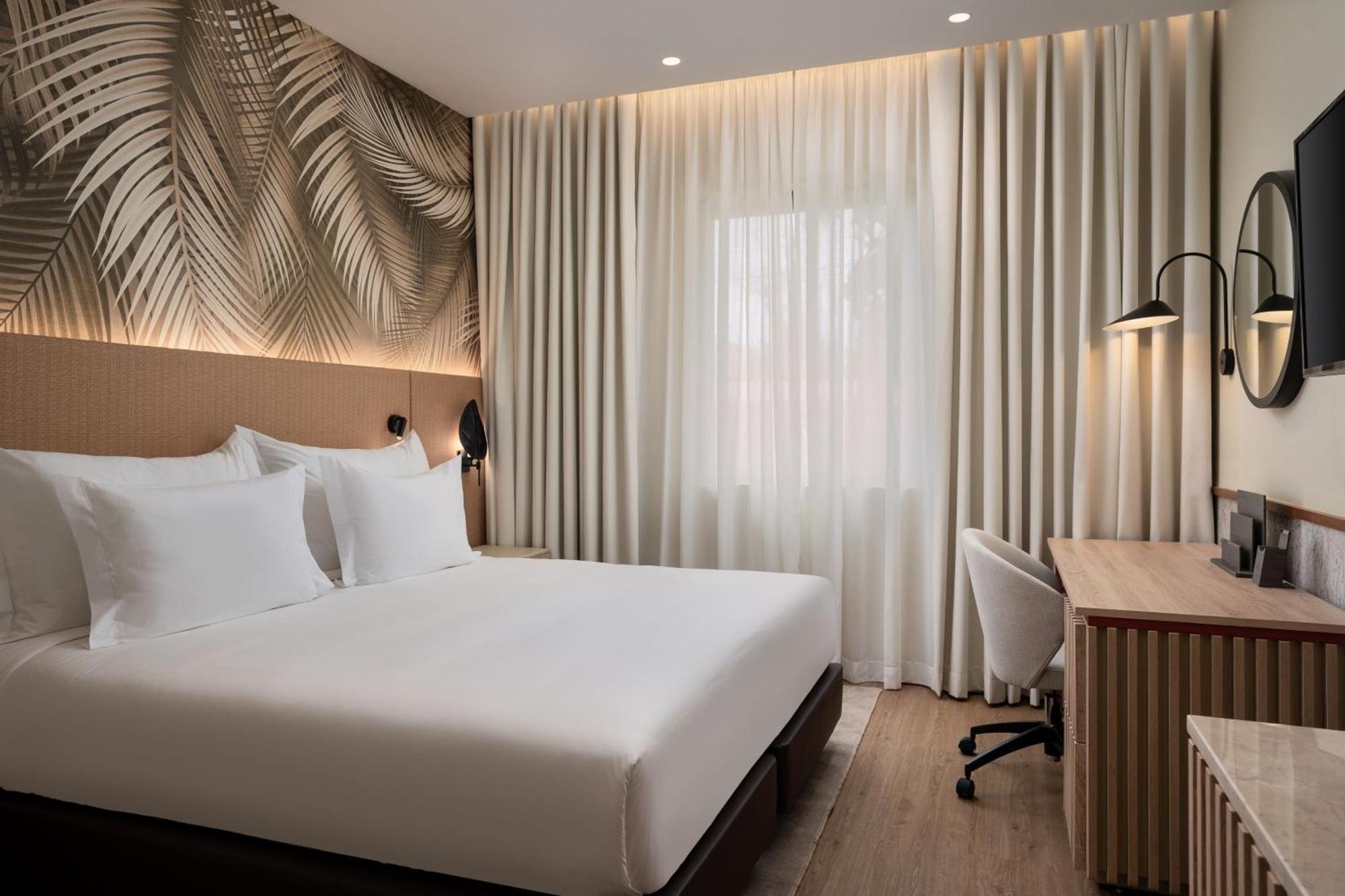 Protea Hotel By Marriott Luanda Exteriör bild